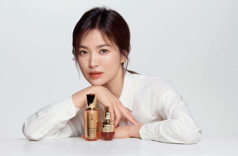 Song Hye Kyo là gương mặt đại diện cho thương hiệu mỹ phẩm Hàn Sulwhasoo nổi tiếng 