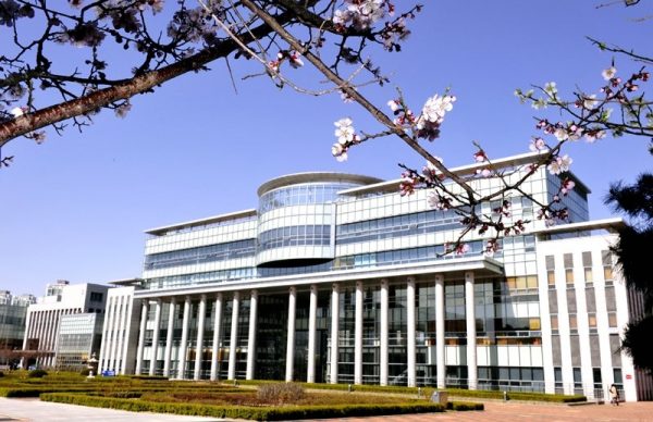 Đại học Quốc gia Incheon nằm ở vị trí tốt, giao thông thuận tiện
